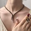 Moda Collana Luminosa con Diamanti Set di Orecchini alla Moda con Temperamento per Donna Gioielli di Nicchia Semplice Set da Due Pezzi