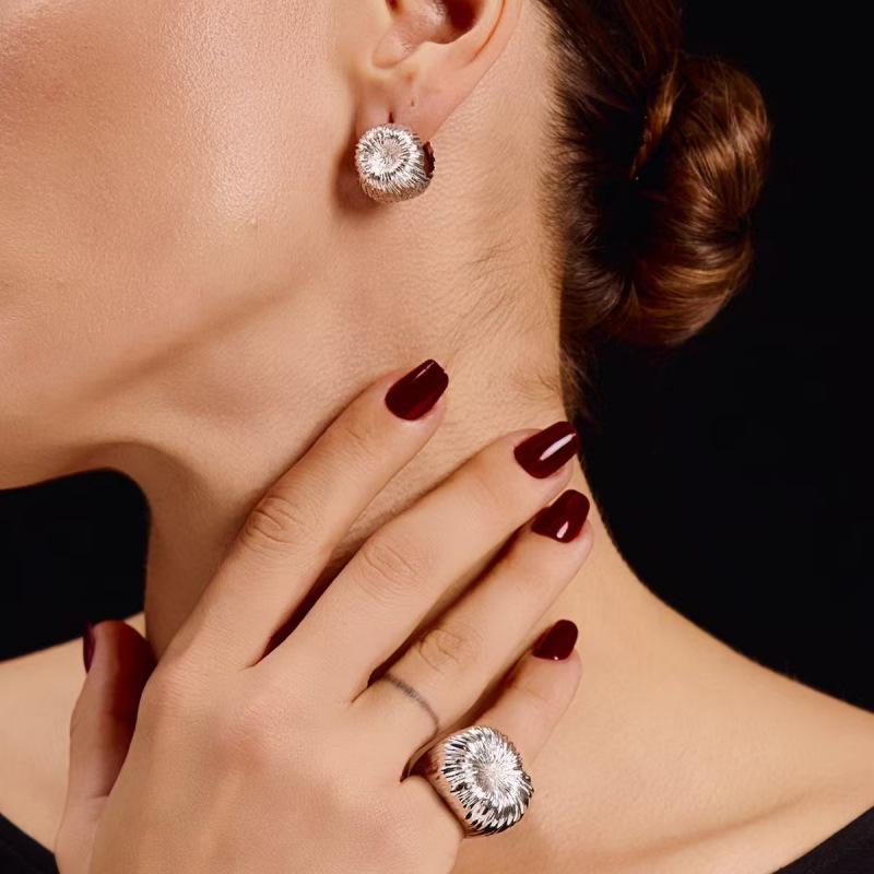 Mini Brushed Fireworks Bloom Ear Cuffs - Autumn & Winter Retro High-End Earrings for Women.