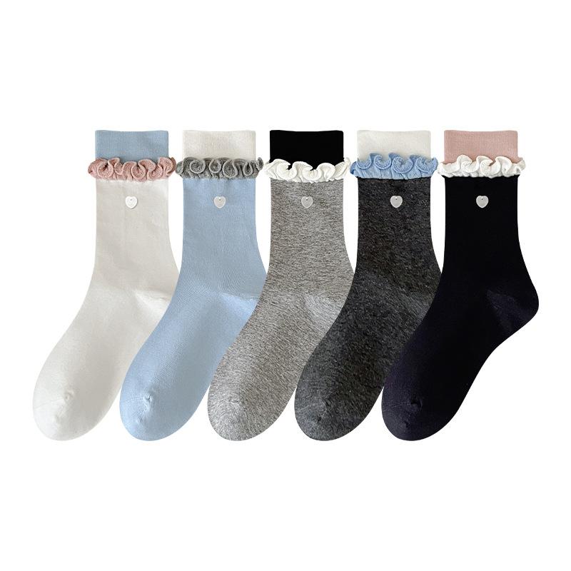 Boneless Female Spring and Autumn Socks, Black Ear Trim, Heart-shaped Buttons, Shell Sweet Middle Tube