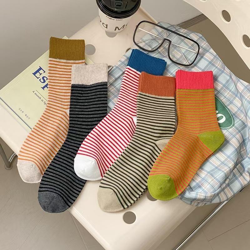 

Полосатые носки для женщин на весну и осень, полосатые носки-гольфы до середины икры, ретро, модные осенне-зимние длинные носки 1pairs