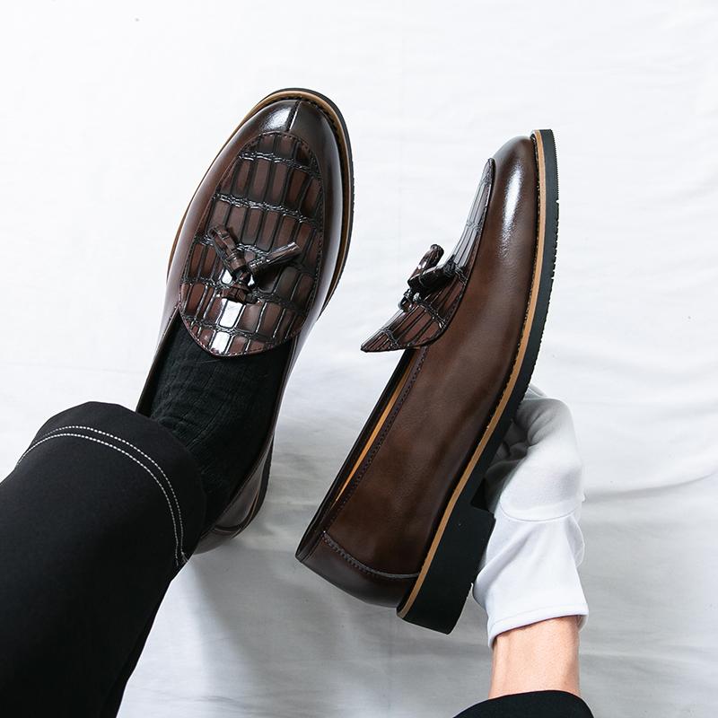 Fashion 2025 Fashion Brand Men's Comfortable Pointed Tassel Loafers Spring High-quality New Men's Business Banquet Wedding Oxford Shoes