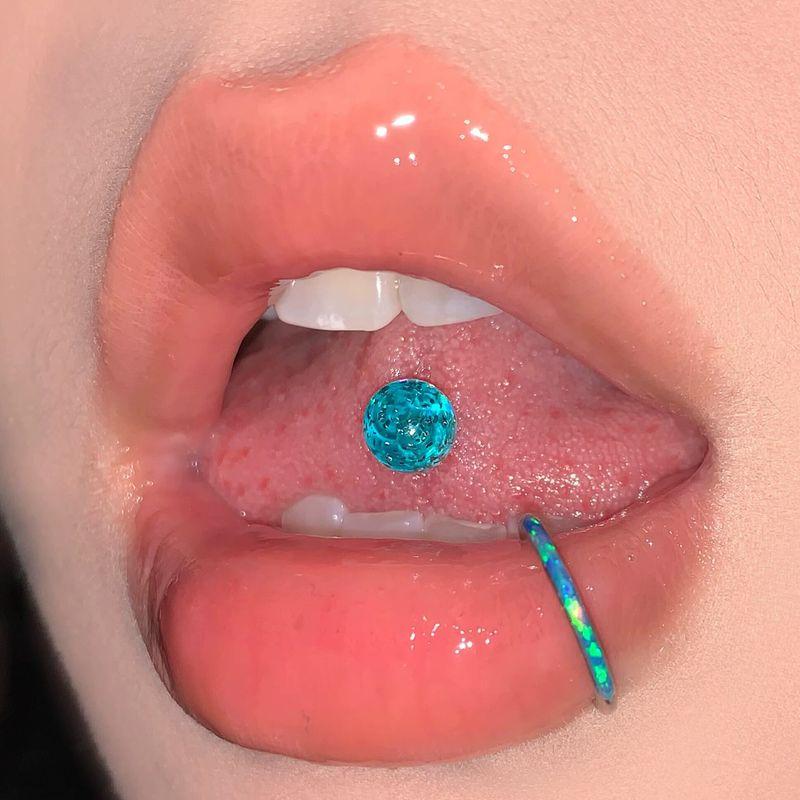 

Raccon Raccoon Thin and Glittering Candy Tongue Pin Double Acrylic Titanium Steel Fashion Sexy Niche Style Piercing Jewelry Blue - Rod Thickness 1.6, Rod Length 16