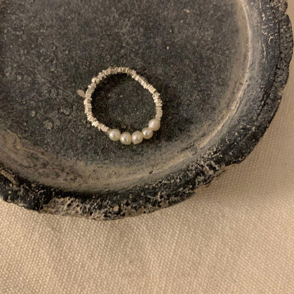 Super Fairy Silver Flake Elastic Beaded Pearl Ring for Women: Handmade, Versatile, Stackable, Creative Daily Wear Index Finger Ring.