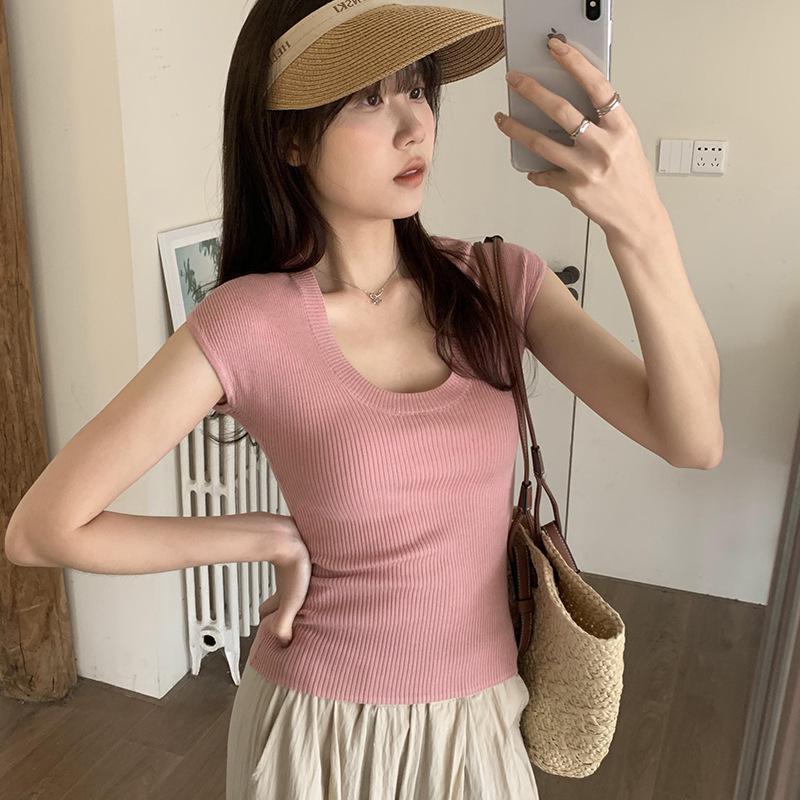 

Летний тонкий вязаный жилет без рукавов однотонный женский новый эластичный приталенный маленький универсальный топ L