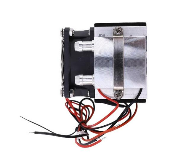Mini climatiseur à semi-conducteurs 12V 108W Refroidi par Air-Eau