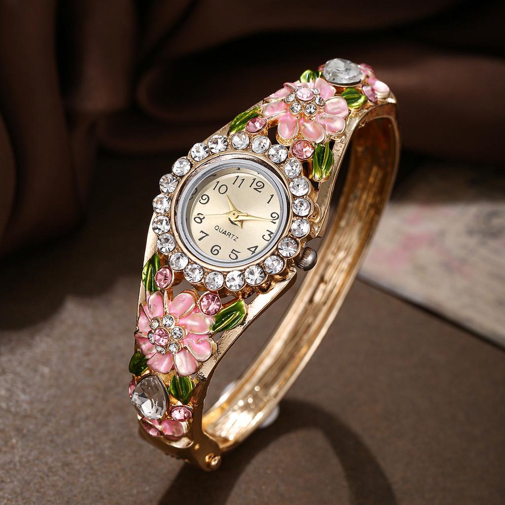 2026 New Women's Diamond Inlaid Decorative Carved Quartz Watch
