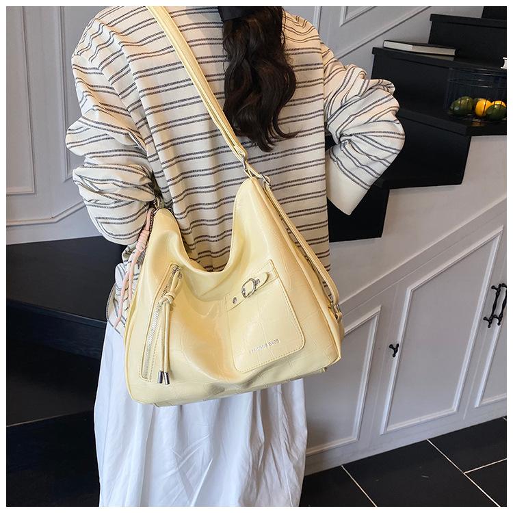 Large-capacity bag women's 2025 new niche design tote bag shoulder high-end multi-functional bag