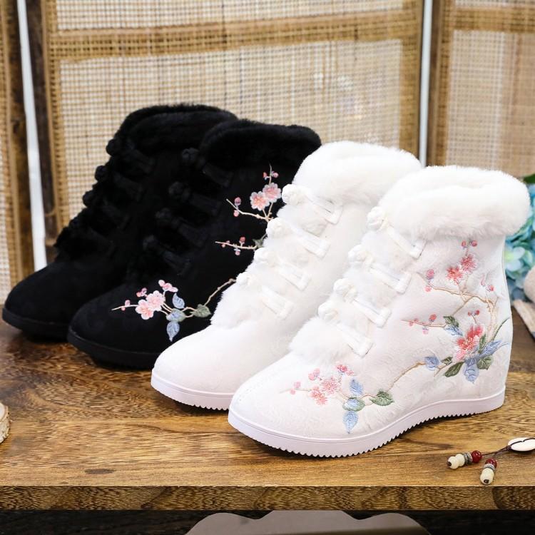 Winter Plus Velvet Hanfu Shoes, Ethnic Style Embroidered Shoes, Fur-mouthed Ancient Style Women's Boots, Increased Short Boots