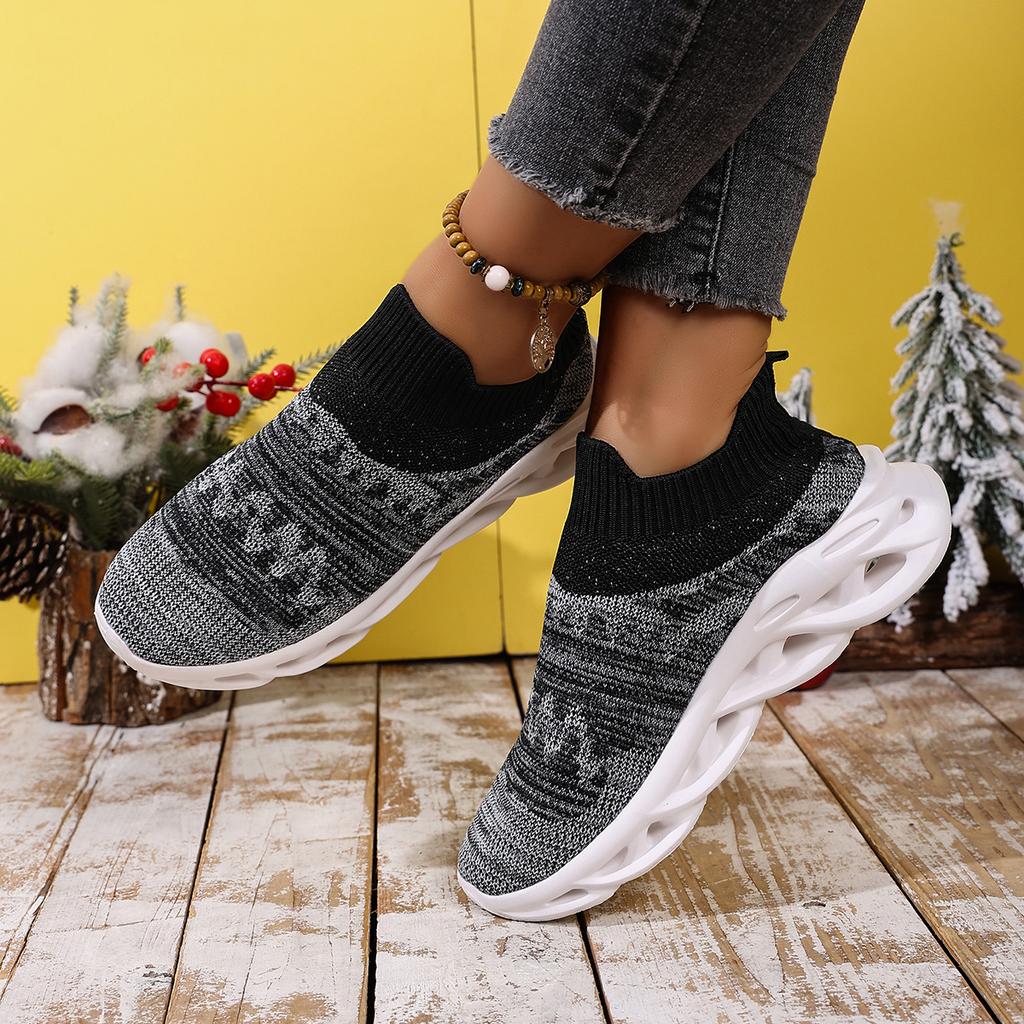 Fashion Women Sneakers Breathable Trendy Sneakers Wear-resistant Soft Sole Flat Walking Shoes Summer Fashion New Mesh Sneakers Women