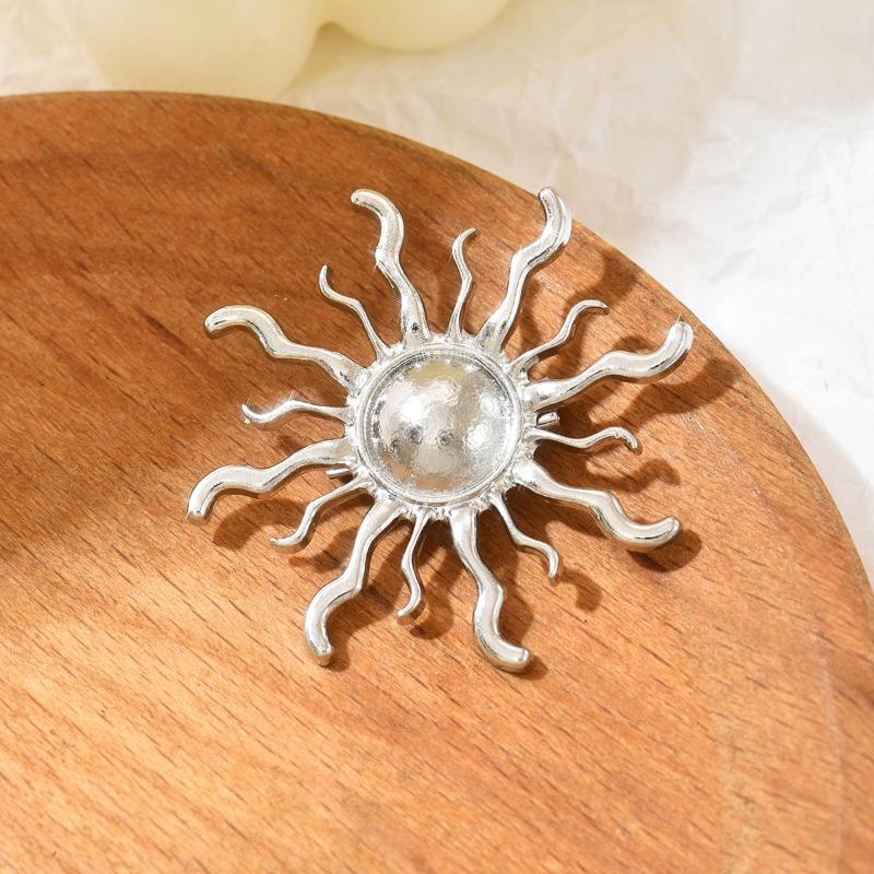 Sunflower Brooch Personality Versatile Metal Clothing Accessories Female Swallows Flying Birds Clothes Jacket Accessories