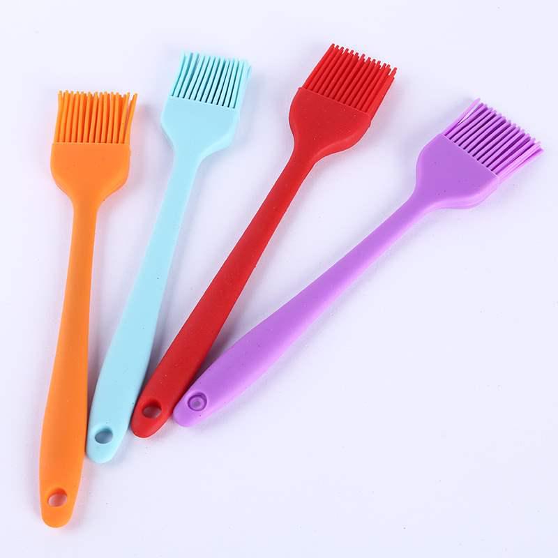 Large Silicone BBQ Oil Brush - Integrated Kitchen Tool for Baking & Grilling