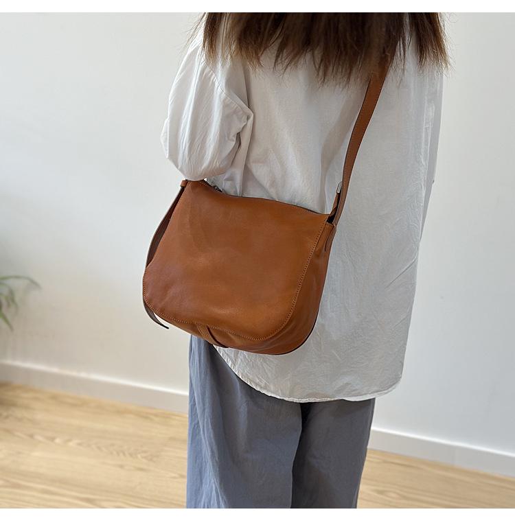 Japanischepflanzlich gegerbte Leder Crossbody-Tasche für Damen - Lässiger Stil Schulter-Handtasche, Echtes Leder, Hochwertiges Eimerdesign (Modell 2025).