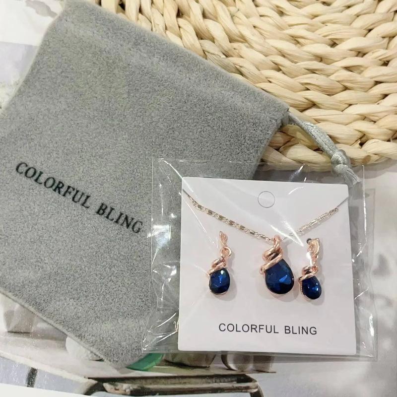 Light Crystal Rhinestone Necklace and Earrings Set , Geometric Design , Fashionable Commuting Style for Women