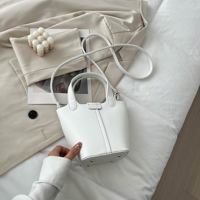 New retro 2025 new Korean version soft texture shoulder portable bucket bag solid color portable casual messenger bag