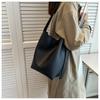 Ielgy Retro Female Bag High-End Feel Cross-Body Niche Design Bucket Bag