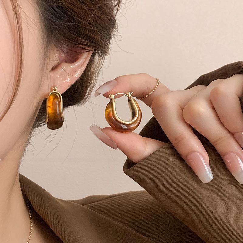 Gold Plated U-Shaped Retro Resin Ear Cuffs - Melaude Versatile Earrings for Women - Autumn/Winter Fashion Accessory