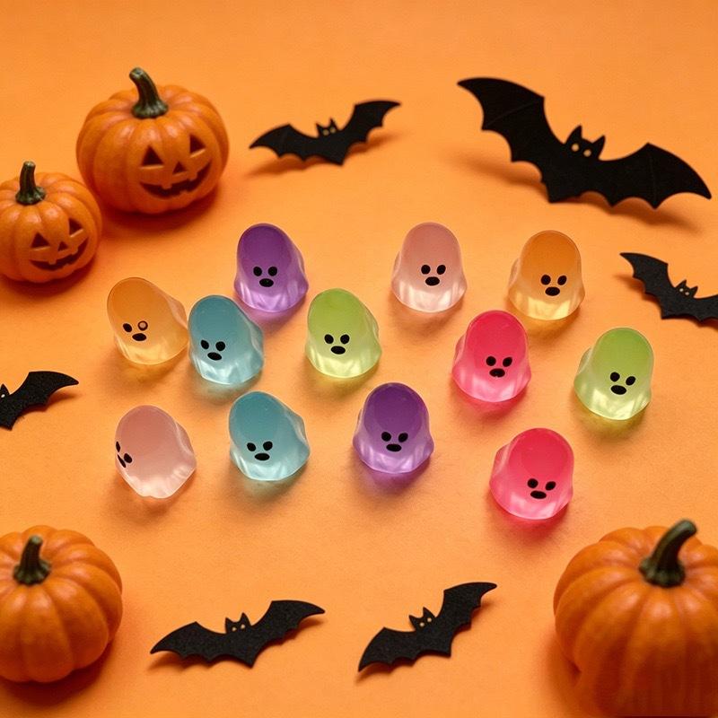 Figurine Mini Fantome Halloween, 100 BUC Fantome Luminoase în Întuneric pentru Masă