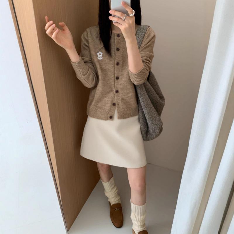 Einfacher und vielseitiger Rundhals einreihiger Strickcardigan Damen Herbst Freizeit locker weicher wachsiger Pullover Jacke Oberteil