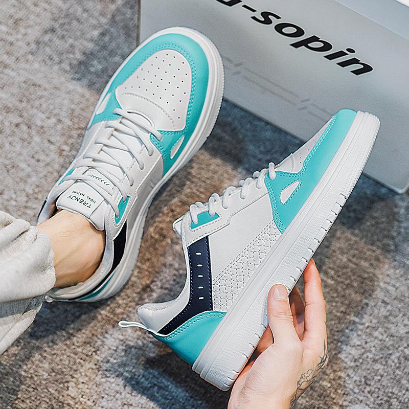 In the autumn of 22, the new students wear casual sports shoes with thick soles and heightening shoes. 39