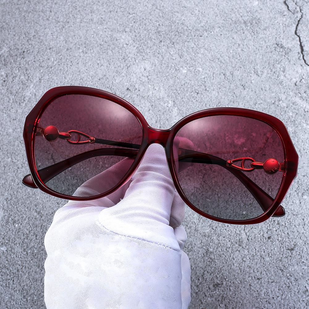 Designer Oval Sunglasses Women New Fashion Crystal Sun Glasses Female Gradient Lens Elegant Ladies Round Sunglasses