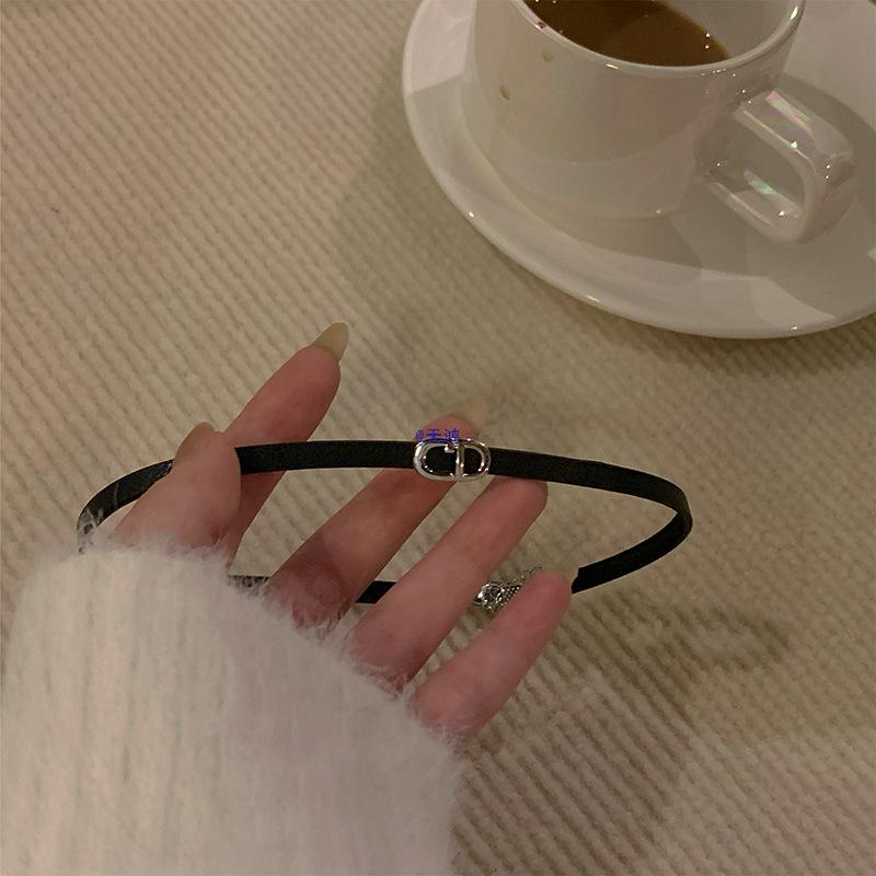 Elegant Desire Letter Necklace for Women - Niche Design Clavicle Chain Choker