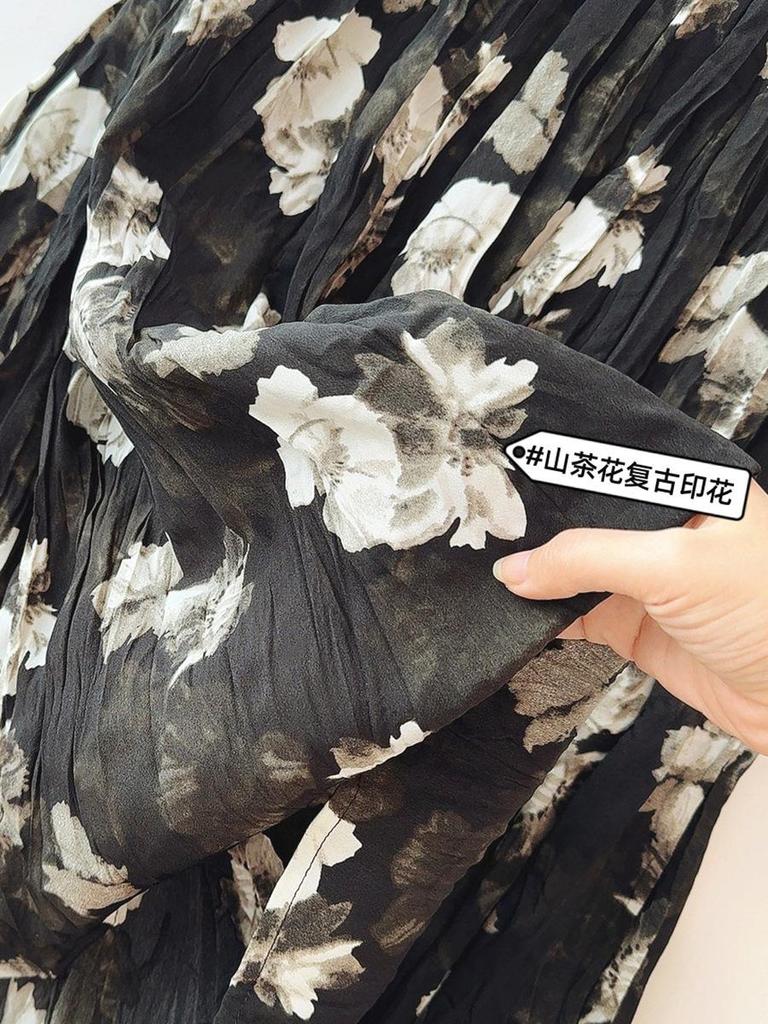 Camellia Retro 2024 Summer Pleated Skirt: Hong Kong Style, Hip-Slimming, Wide Hem Casual Print Design