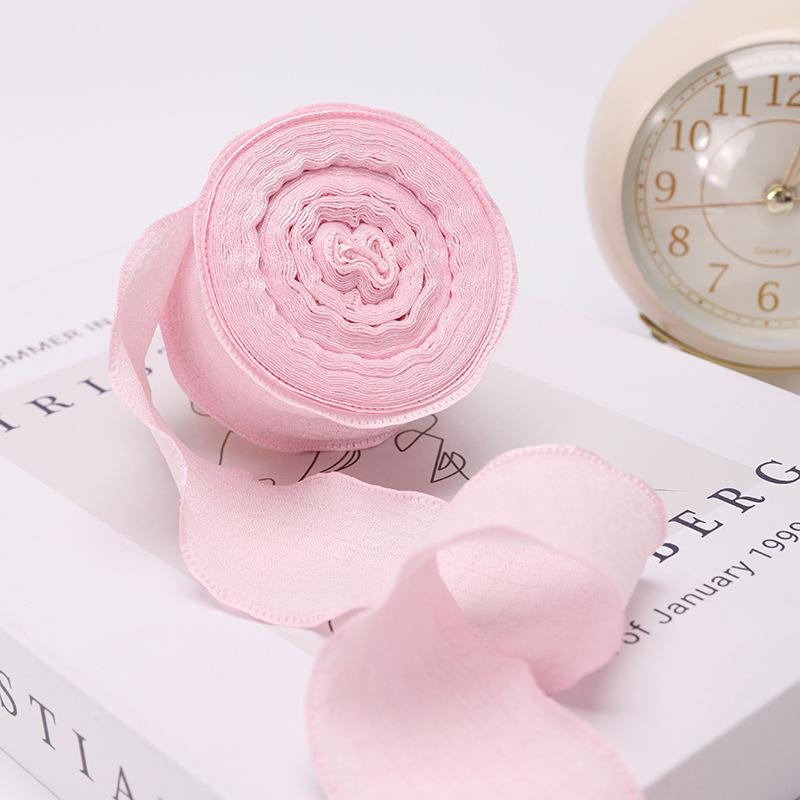 

Высококачественная льняная лента: Эластичные плиссированные оборки шириной 4 см для упаковки букета ко Дню матери или коробки для торта.