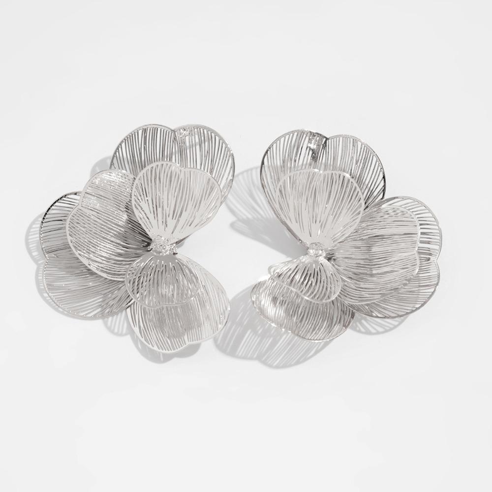 Goldene Piercing-Ohrringe Übertriebene Ohrstecker Neue Blütenblatt-Blumenstecker Geschenke