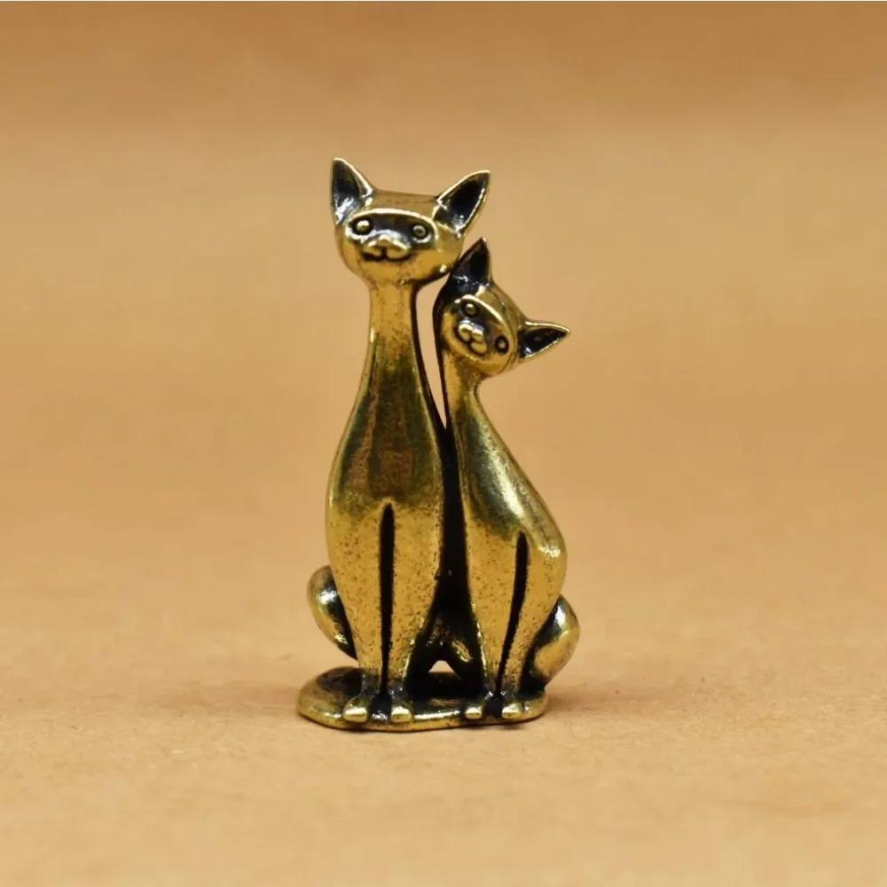 Couple Cat Ornament Vintage Brass Sculpture Art Piece Intertwined Loving Cats Artwork for Home Office Cat Statue Home Decoration