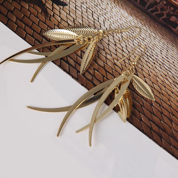 E783 Creative Alloy Leaf Earrings - European & American Bestseller