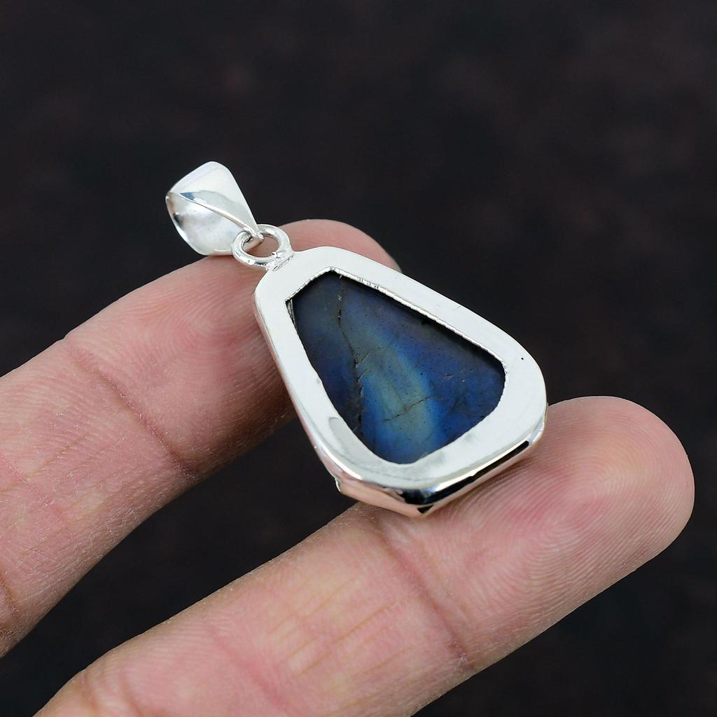 Labradorite Pendant 925 Sterling Silver Pendant Gemstone Pendant Handmade Jewelry Stylish Pendant Wonderful Silver Jewelry Gifts For Mother