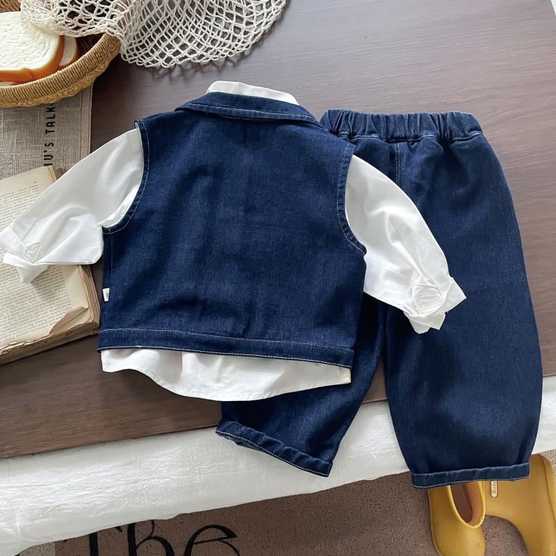 Chłopięcy wiosenno-jesienny zestaw odzieżowy z dżinsową kamizelką 2025: Modny 3-częściowy strój dla niemowląt