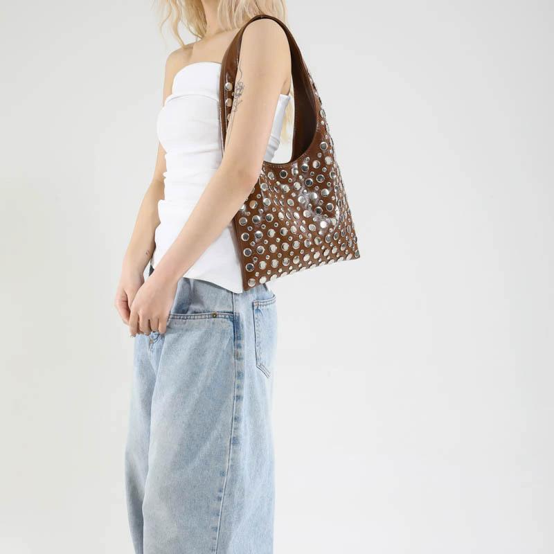 Summer Rivet Shoulder Bag Brand Fashion High-end PU Leather Versatile Solid Color Commuter Totes Women Bucket Underarm Bag