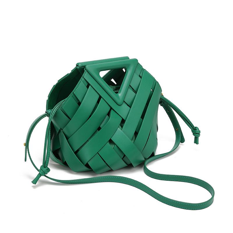 Bolsas de Palha Tecidas de Grande Capacidade para Mulheres 2024 com Fecho de Clipe Metálico - Moda Europeia e Americana
