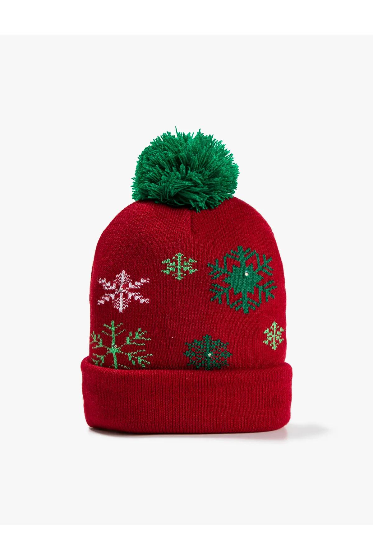 

Вязаный берет новогодний тематический с помпоном, светящийся в темноте