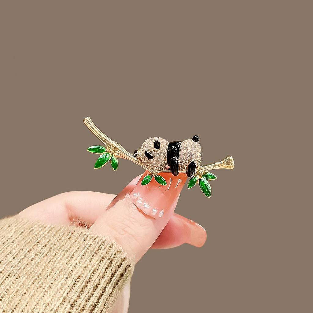 Chic Bamboo Panda Brooch: Stylish Chinese-Inspired Jewelry Corsage Pin for Women