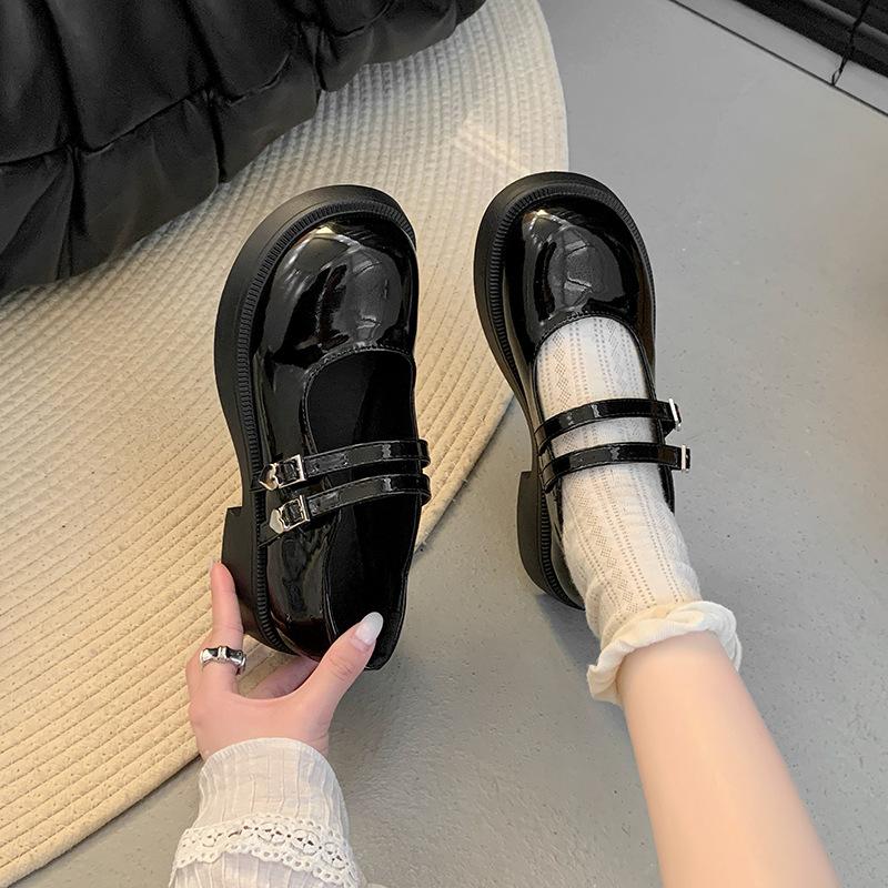 

Туфли Мэри Джейн в британском стиле, женская верхняя одежда, одинарные туфли, осень 2025, новые односложные туфли с пряжкой на ремне, маленькие кожаные туфли для женщин 35 чёрный