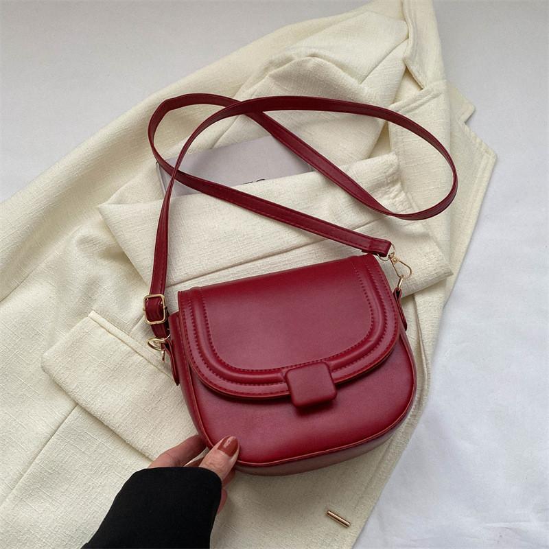 Fashionable Pu Leather Saddle Bag For Women Sophisticated Street Style Shoulder Bag красный