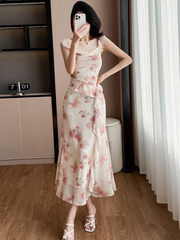 

High-Waisted Floral Suspender Dress - Pure Desire Vacation Outfit Small
