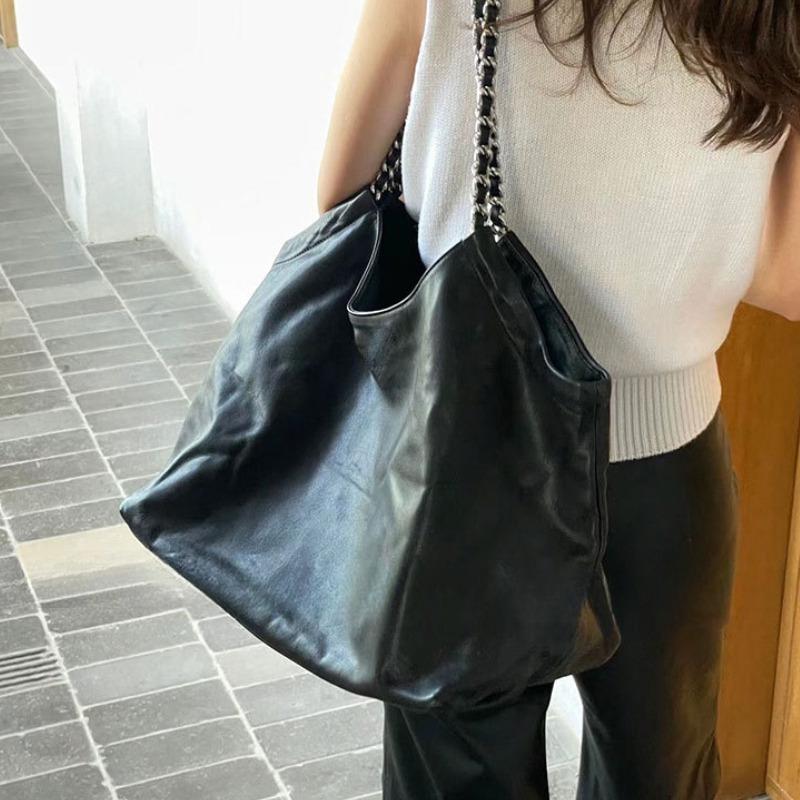 Große Kapazität Tote Bag, Schwarz, Modische Hobo Schultertasche mit Ketten-Detail, Nicht waschbar, Kein Verschluss, Kantenfarbe Nein
