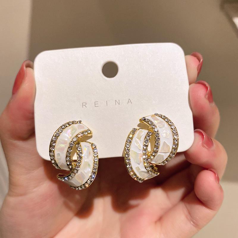 Exquisite Geometric Flower Diamond Stud Earrings - Light Luxury Fashion Style