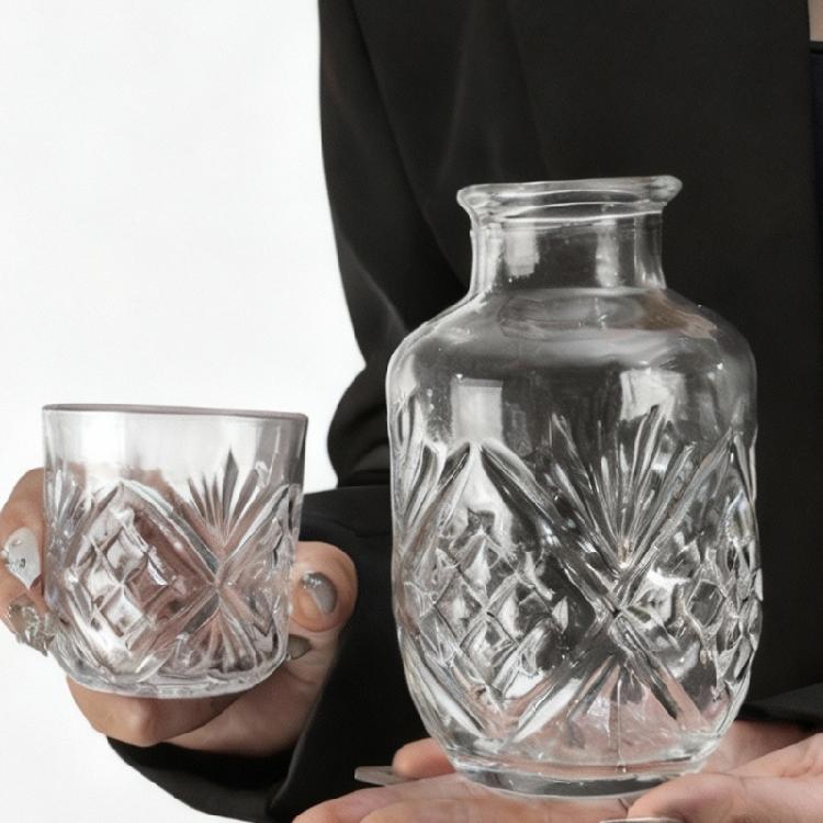 Hochwertiges geprägtes Glas Trinkgeschirr Set Abendessen Getränke Behälter Langlebige Reliefkelche Geeignet für verschiedene Anlässe