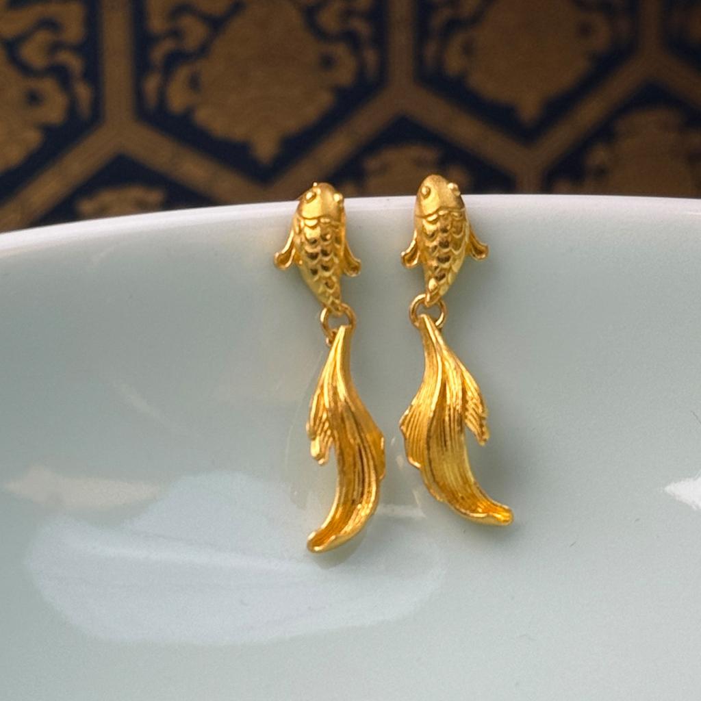 Classic antique gold crafts hollow out koi goldfish earrings for women new in Chinese style exquisite earring banquet