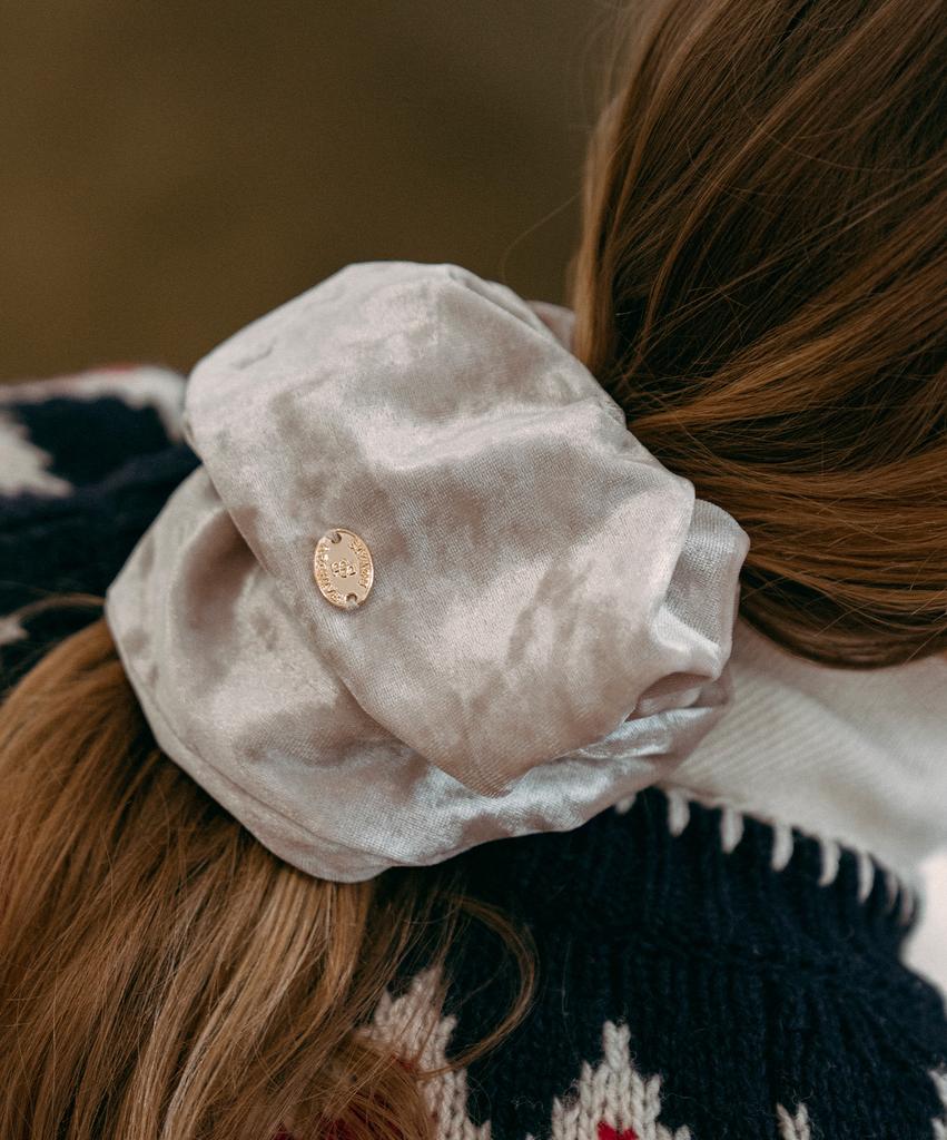 Siyazu Siac3097 Cloud Velvet Scrunchie_Silver Gray