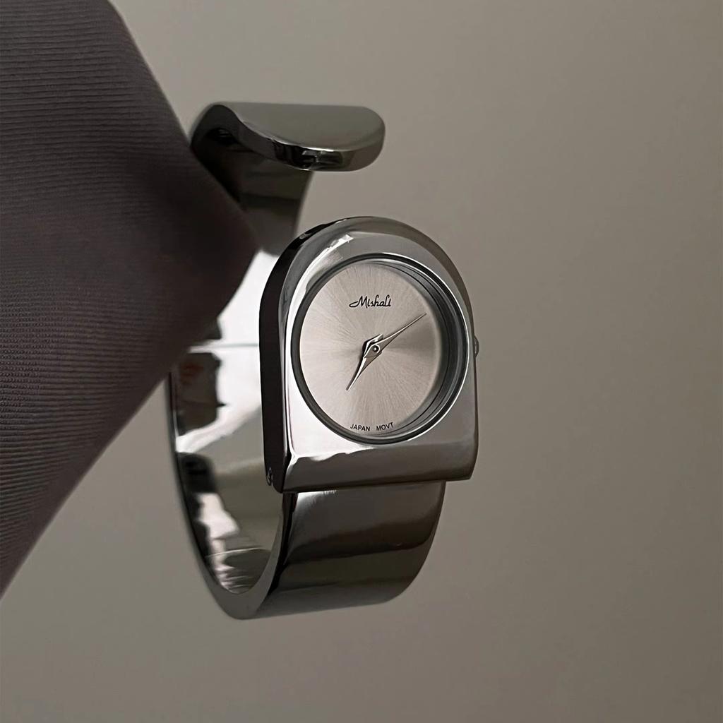 NEW Vintage Unique Design Watches for Women Bangle Metal Waterproof Wristwatch Minimalist Quartz Watch Ladies Dress Clock Gifts