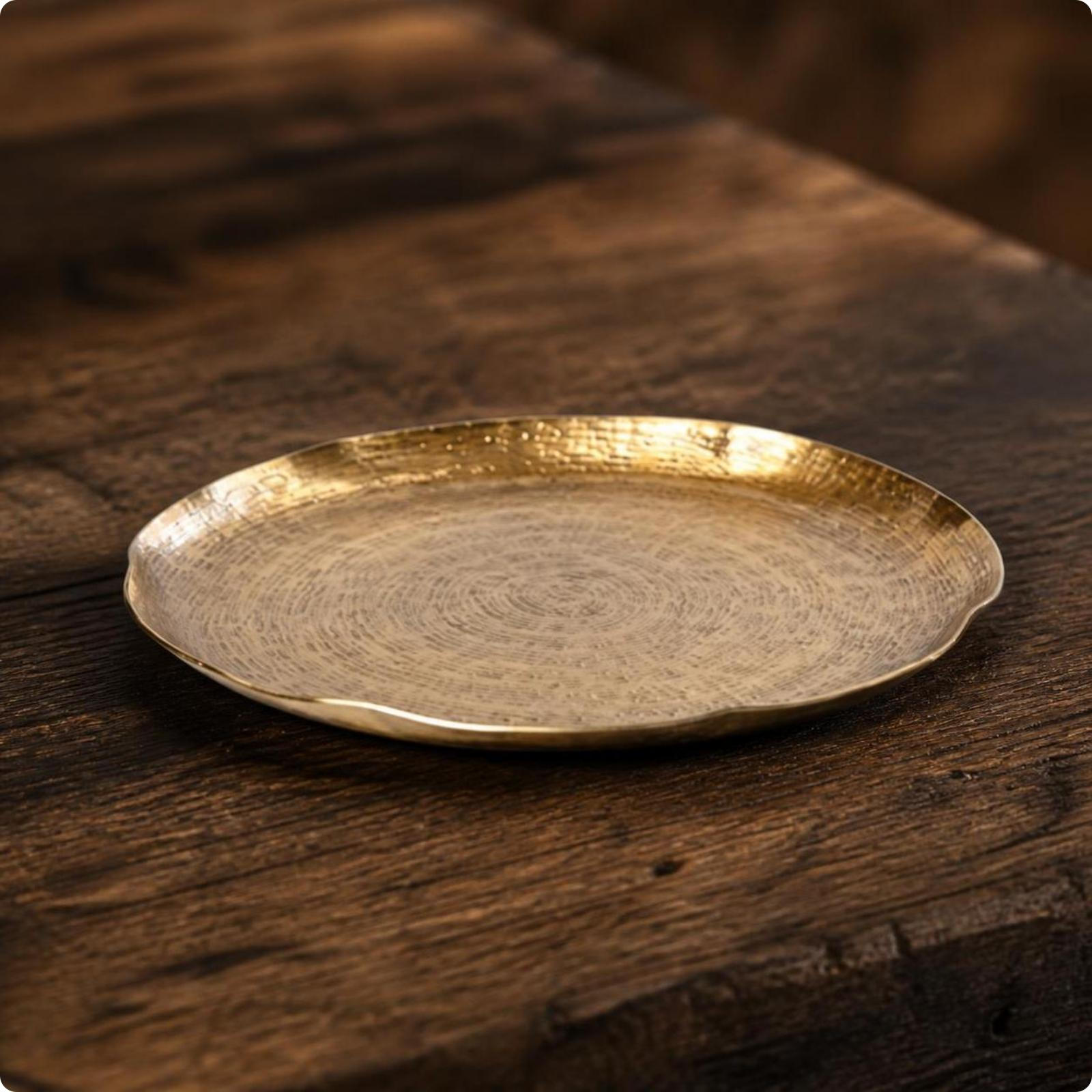 Aluminum Tray with Hammered Surface |