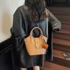 Premium Retro Handbag Bag Women's New Niche Design Versatile Shoulder Messenger Bag Bucket Bag