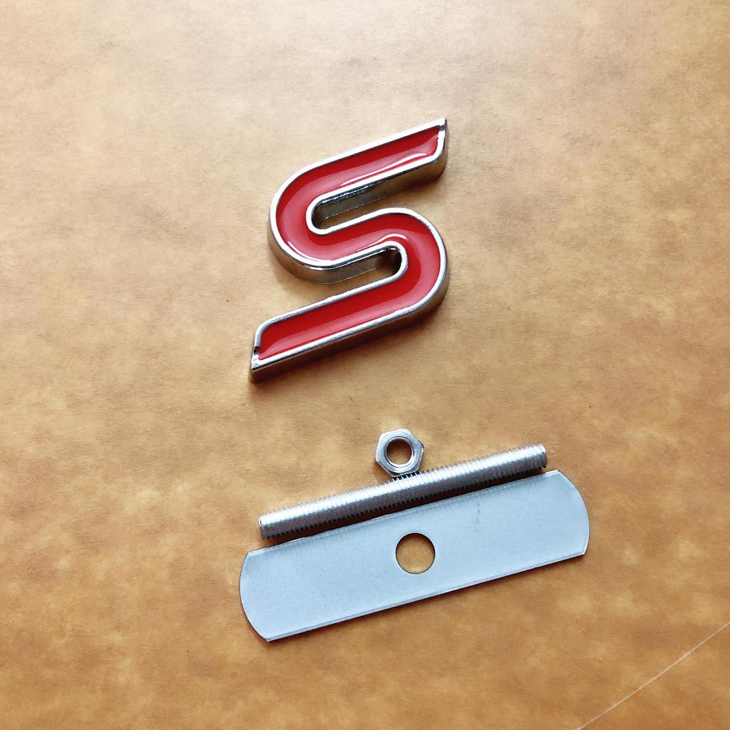 Ford Mondeo/Ford Fiesta ST Sport Grille Emblem - Metallic