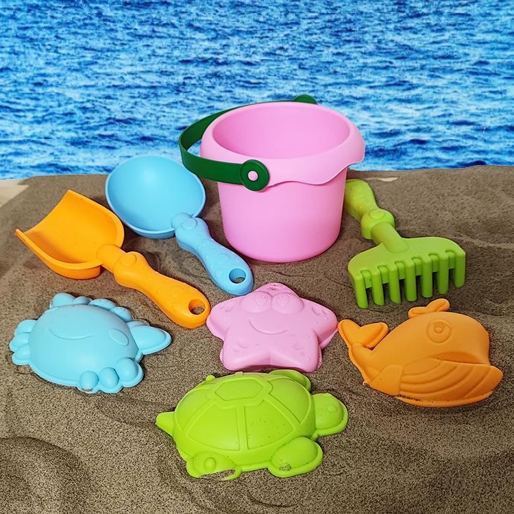 Kids' Sand and Snow Play Set: Shovel, Digging Tools and Beach Toys