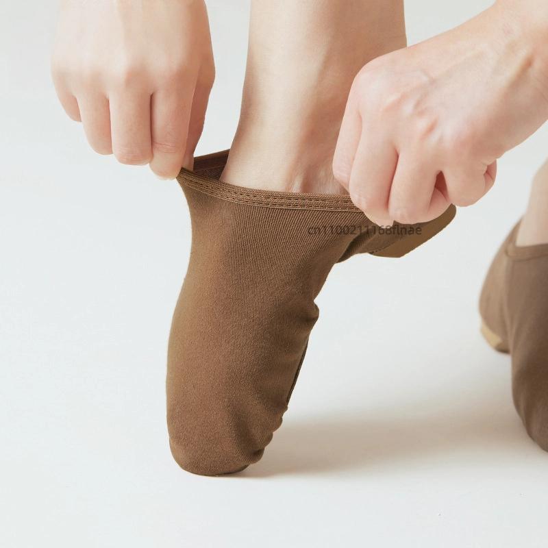 

Female Adult Dance Shoes with Elastic Fabric and Soft Sole Practice Shoes Without Straps Stage Dance Performance for Women 44 какао коричневий колір